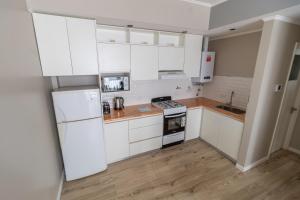 Check and Home - Rambla - 4 Huéspedes frente a la Rambla a estrenar