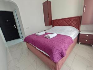 White Bridge Panorama, Elegant Riverside Stay 50m from City Center