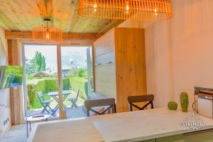 Nid douillet au pied du Tramway du MontBlanc à Saint-Gervais