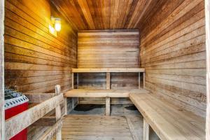 Romar Place 705 by Vacation Homes Collection