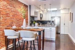 Family-Friendly Apartment with Kitchen