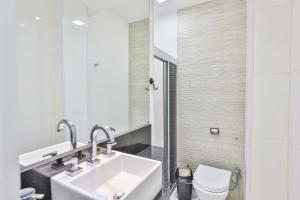 Luxurious Copacabana - 5 mins away to the beach!