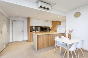 Charming & Peaceful - 2BR APT in Wentworth Point