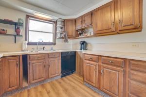 Cozy Tawas City Home w Views of Lake Huron!