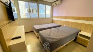 Apto 06 pessoas | Ar condicionado | 200mts do mar