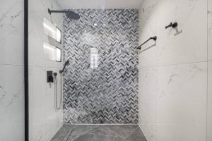 StayMada - Torch Tower Marina Walk Gym and Sauna