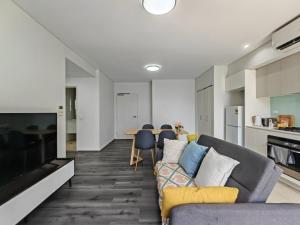 Modern 2BR apartment in Asquith