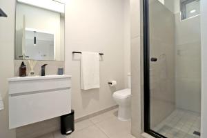 Sunny Apartment in Waverley 98