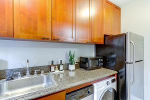 2 Mi to Lumen Field Cozy Downtown Couples Studio