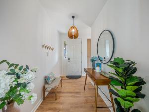 Ocean view pool, 5 mins to Beach, Sleep 12