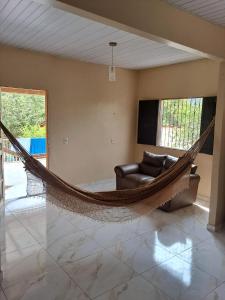 Casa com wifi, ar cond, 2 quartos, garagem e depósito