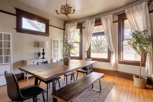 Stay Portland - 4BR Historic Soul District Remodel w Detached Unit