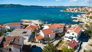 Apartments by the sea Brodarica, Sibenik - 4221