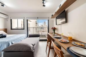 Viva SP! New Studio From Coworking to the Pool