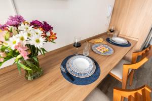 Viva SP! New Studio From Coworking to the Pool