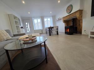 Charmante maison de pierre rénovée a 5min de Charleville-Mézières