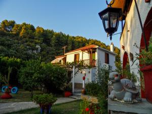 Spiros Rooms Skopelos Greece