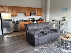 Spacious Condo Minutes to Cedar Point