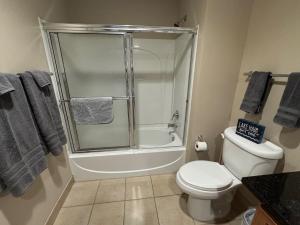 Spacious Condo Minutes to Cedar Point