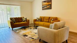 Cozy brand New home! Close to the Beach