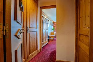 Ski-in and Ski-out Val Thorens 2 Bedrooms Apt for 6 people