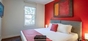 Spacious City Apartment - Walk to Casino, MCEC & MCG