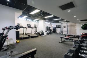 Skyline Serenity 2BR Apt with River & City Views