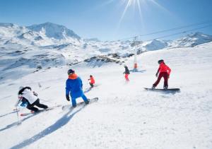 Val Thorens 1BR Ski-In and Ski-out Mountain View