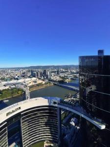 Luxury Waterview 2B2B Apt wt High Floor in QW