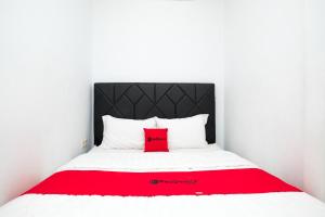 RedDoorz Syariah Near Stasiun Wates