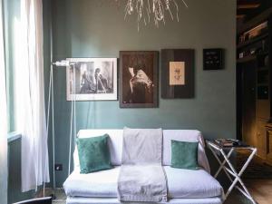 Chic Retreat by Corso Buenos Aires