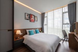 1 large elegant bedroom in Tillia - Empire City