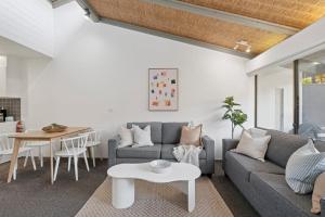 Hibiscus Villa - Beachfront, 2 pools, Tennis, Restaurant