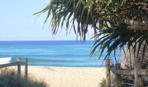 Hibiscus Villa - Beachfront, 2 pools, Tennis, Restaurant