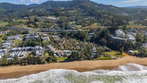 Hibiscus Villa - Beachfront, 2 pools, Tennis, Restaurant