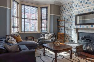 Huge House in Derby City Centre Free Parking