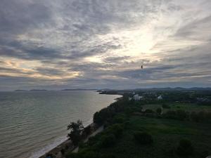 Apartment on Beach, Stunning Views, Rayong