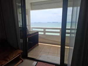 Apartment on Beach, Stunning Views, Rayong