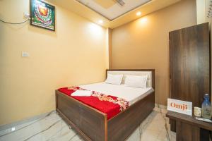 Omji Chintamani Ganesh - 100m from ghat