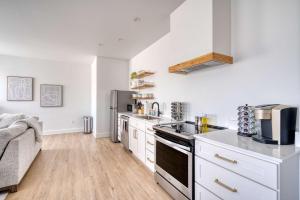 Stay Portland - City Serenity- Stylish 2-Bed Alberta Haven