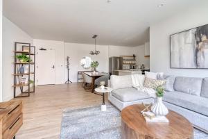 Stay Portland - Private Floor in Magazine Worthy Humboldt Apt Bldg