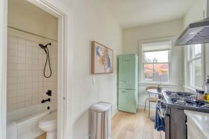 Stay Portland - The Sullivans Gulch Lodge - 94 WalkScore