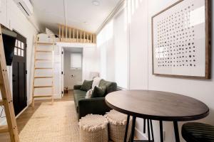 Stay Portland - The Graffiti Alley Tiny House - Food, Art & Beer