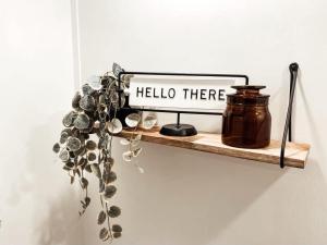 Stay Portland - The Graffiti Alley Tiny House - Food, Art & Beer