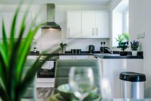 4 BDR House By Eason Stays Short Lets St Helens