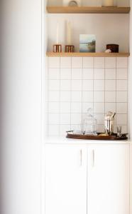 White Beach Retreat - Luxury With Water Views