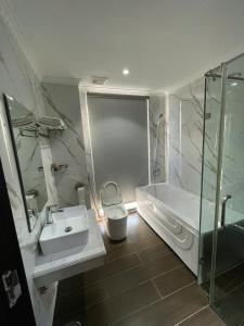 Khách Sạn Á Châu