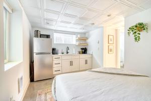 Stay Portland - Budget-Friendly Basement Hideaway - 91 WalkScore