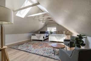 Stay Portland - Luxurious Alphabet District Home - 99 Walk Score