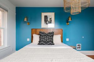 Stay Portland - Sophisticated 2BR - Prime NW 23rd Location